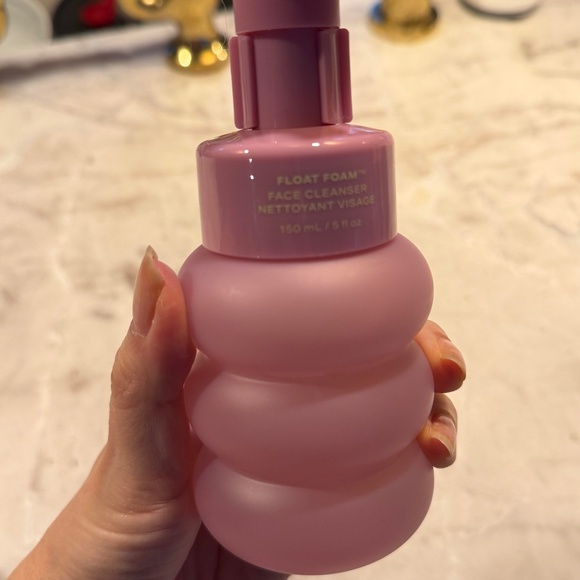 Yes Day Float Foam Face Cleanser - Picture 5 of 6